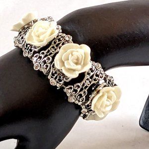 Vintage Cream Lucite Rose Floral Stretch Bracelet